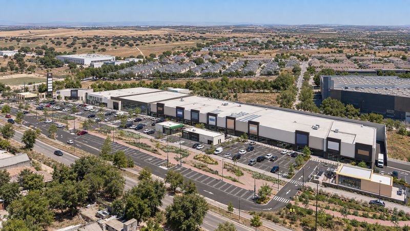 Vista aérea del parque comercial Alercepark, en el barrio de La Montaña de Aranjuez, antes de abrir